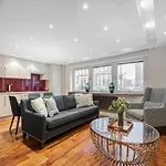 Modern Knightsbridge Ground Floor Apartment With Ac Steps Away From Harrods