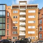 Modern Knightsbridge Ground Floor Apartment With Ac Steps Away From Harrods