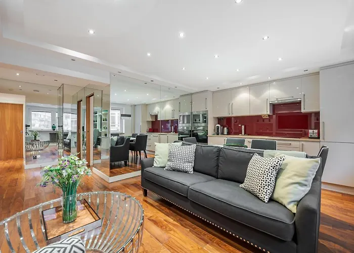 Modern Knightsbridge Ground Floor Apartment With Ac Steps Away From Harrods