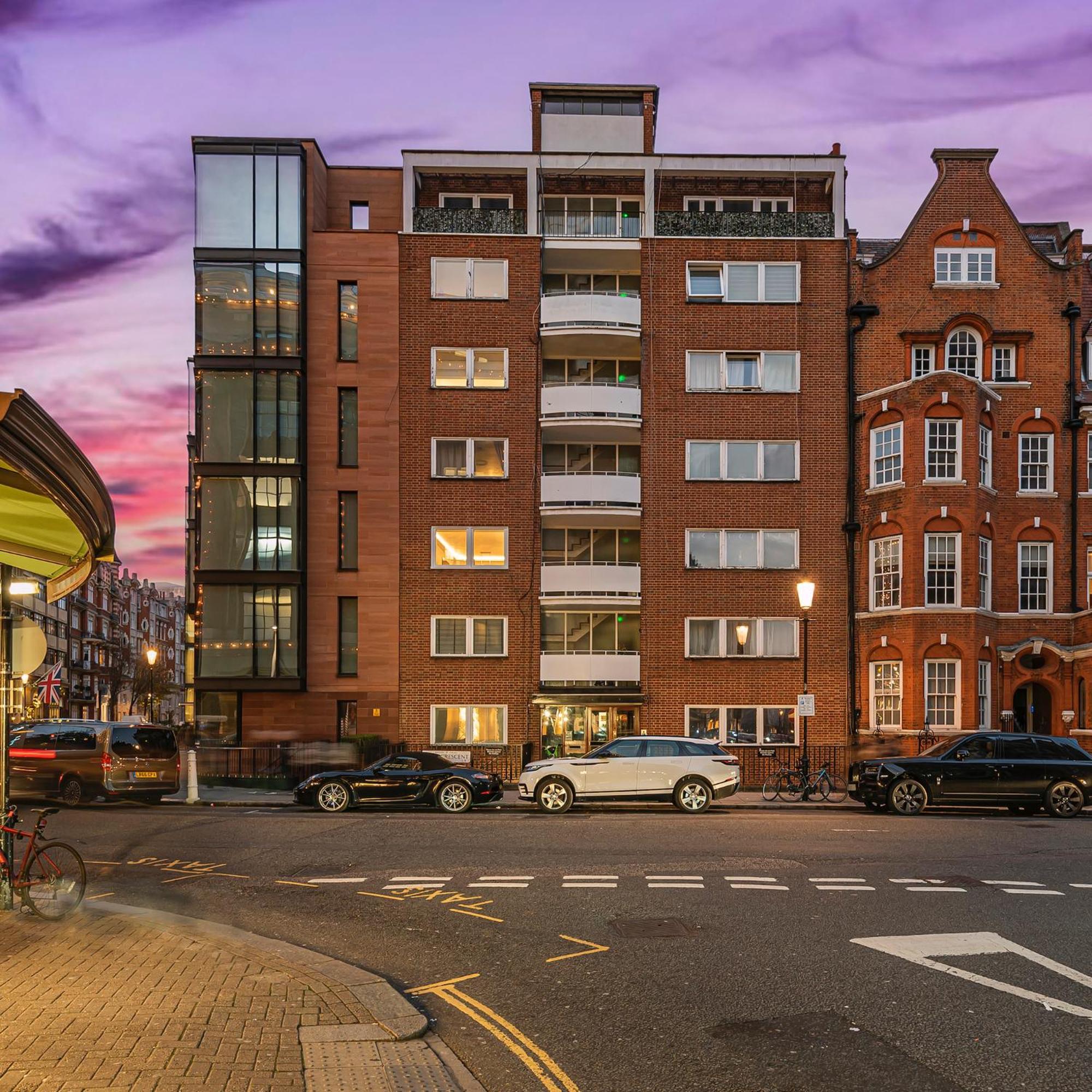 Modern Knightsbridge Ground Floor Apartment With Ac Steps Away From Harrods Appartement *